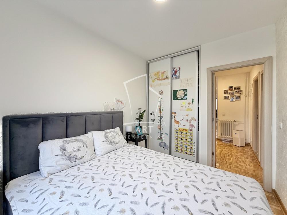 Stan na prodaju u Beogradu, Zvezdara, trosoban, 70m2, cena 235000 evra