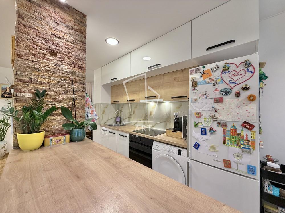 Stan na prodaju u Beogradu, Zvezdara, trosoban, 70m2, cena 235000 evra