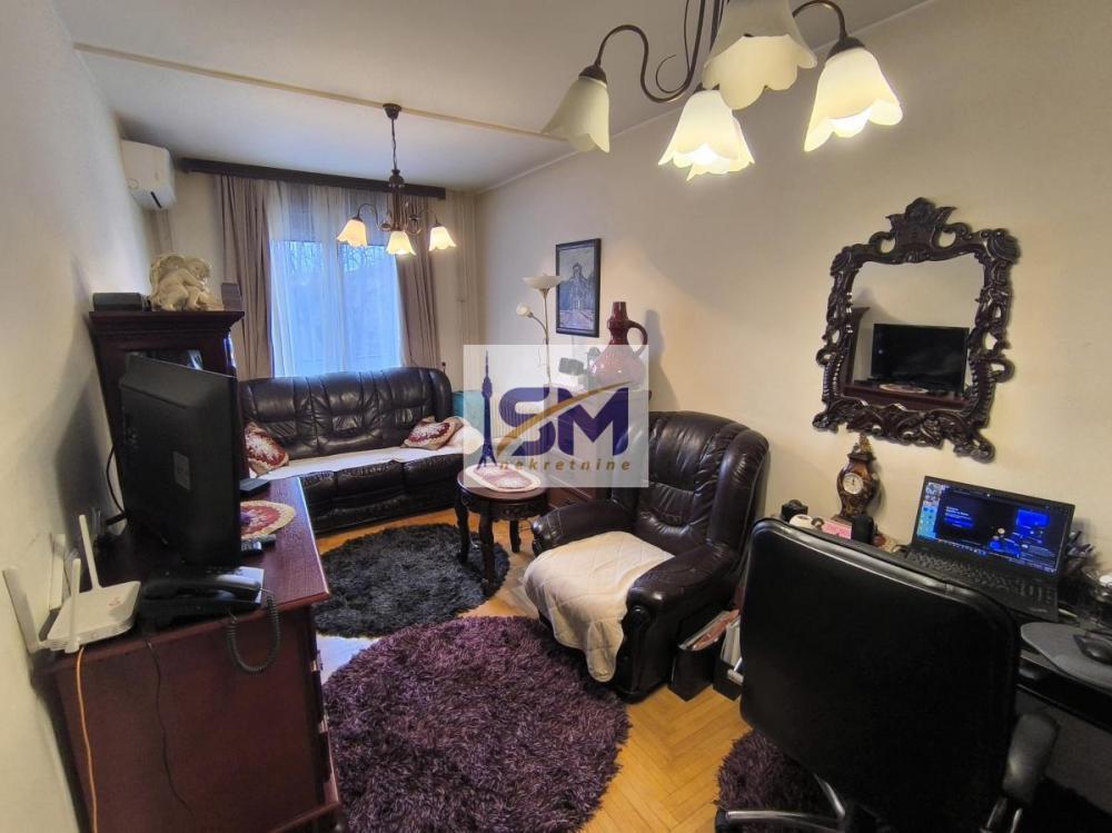 Stan na prodaju u Beogradu, Bele Vode, jednosoban, 37m2, cena 98000 evra