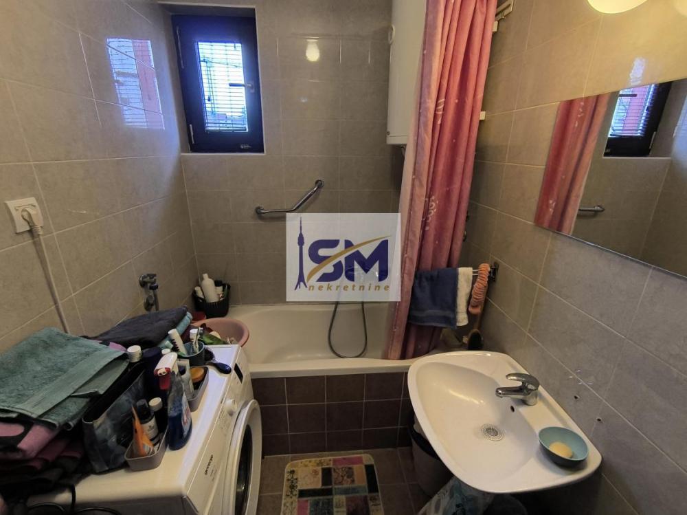 Stan na prodaju u Beogradu, Bele Vode, jednosoban, 37m2, cena 98000 evra