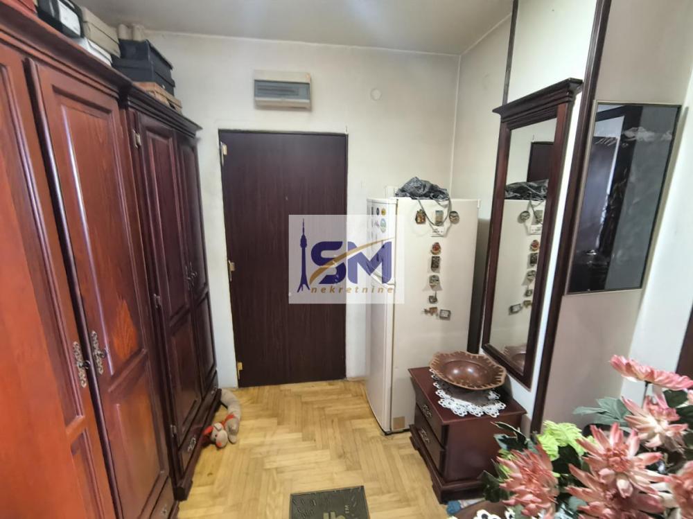 Stan na prodaju u Beogradu, Bele Vode, jednosoban, 37m2, cena 98000 evra