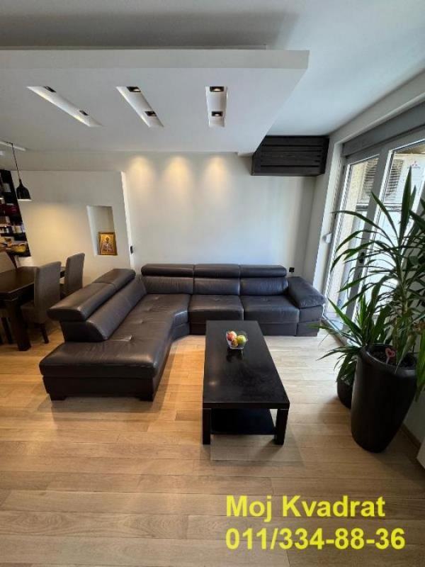 Stan na prodaju u Beogradu, Crveni Krst, cetvorosoban, 102m2, cena 450000 evra