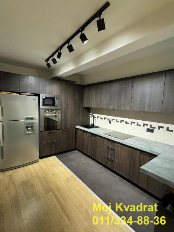 Stan na prodaju u Beogradu, Crveni Krst, cetvorosoban, 102m2, cena 450000 evra