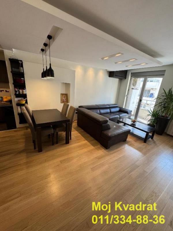 Stan na prodaju u Beogradu, Crveni Krst, cetvorosoban, 102m2, cena 450000 evra