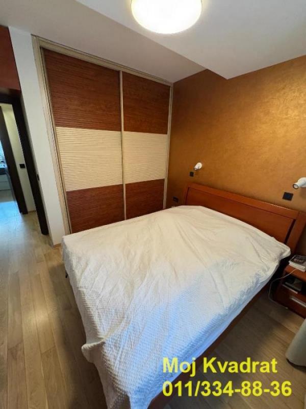 Stan na prodaju u Beogradu, Crveni Krst, cetvorosoban, 102m2, cena 450000 evra