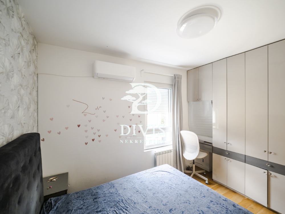 Stan na prodaju u Beogradu, Olimp, troiposoban, 74m2, cena 286000 evra