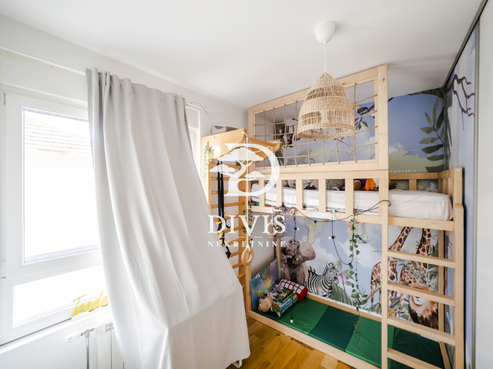 Stan na prodaju u Beogradu, Olimp, troiposoban, 74m2, cena 286000 evra