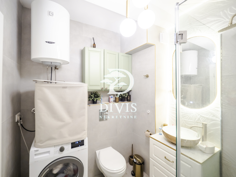 Stan na prodaju u Beogradu, Olimp, troiposoban, 74m2, cena 286000 evra