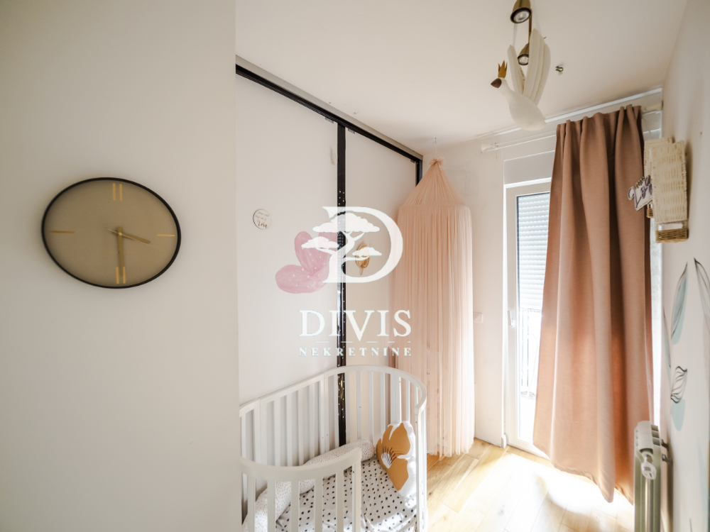 Stan na prodaju u Beogradu, Olimp, troiposoban, 74m2, cena 286000 evra