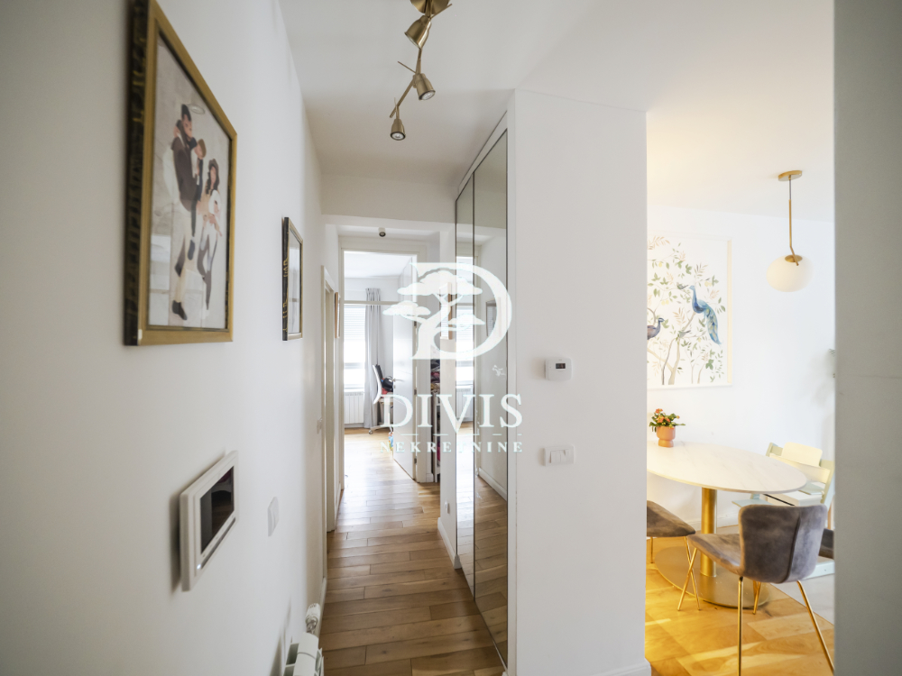 Stan na prodaju u Beogradu, Olimp, troiposoban, 74m2, cena 286000 evra