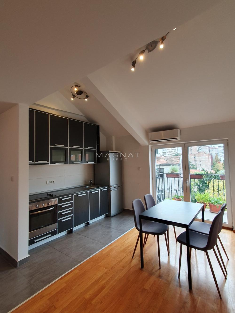 Stan na prodaju u Beogradu, Stari grad, trosoban, 58m2, cena 290000 evra