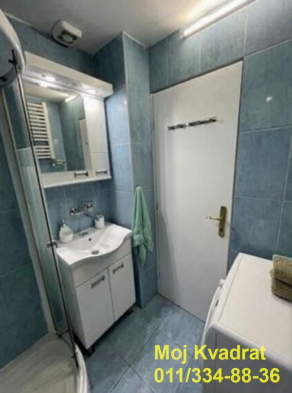 Stan na prodaju u Beogradu, Karaburma, dvoiposoban, 42m2, cena 120000 evra