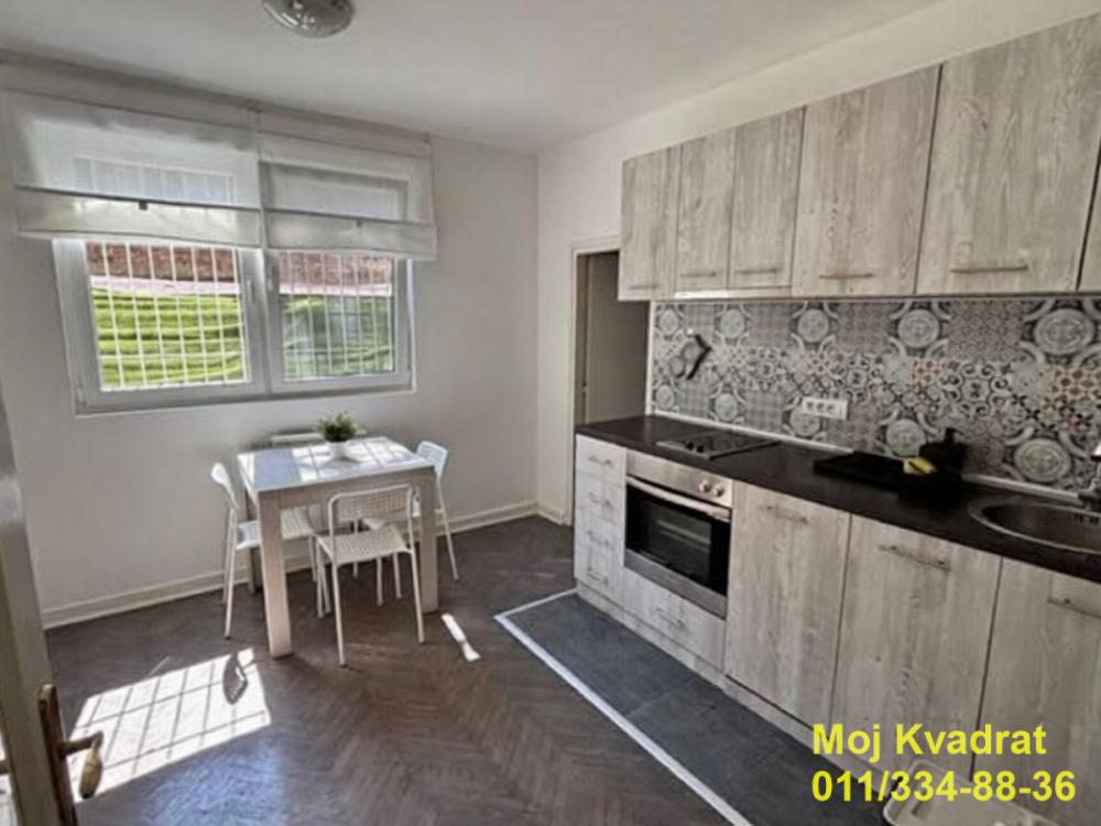 Stan na prodaju u Beogradu, Karaburma, dvoiposoban, 42m2, cena 120000 evra