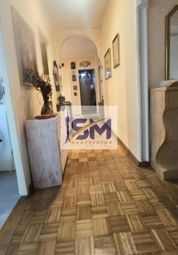 Stan na prodaju u Beogradu, Vidikovac, cetvorosoban, 92m2, cena 220000 evra