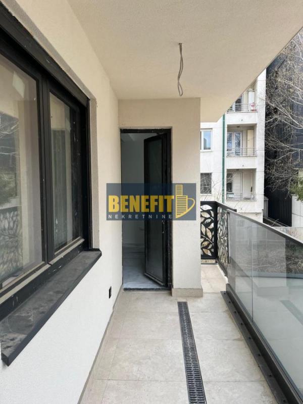 Stan na prodaju u Beogradu, Čubura, trosoban, 65m2, cena 270000 evra