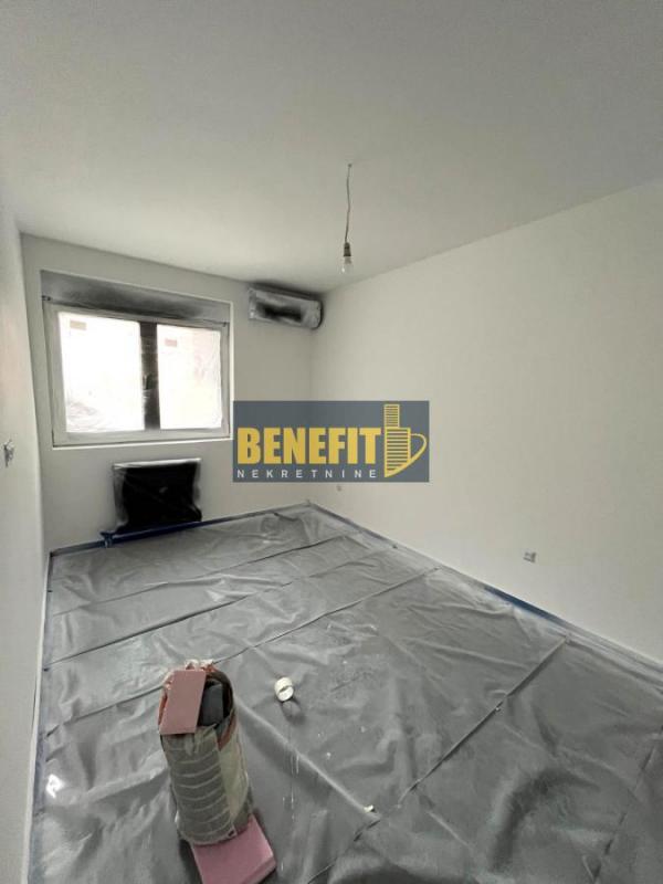 Stan na prodaju u Beogradu, Čubura, trosoban, 65m2, cena 270000 evra