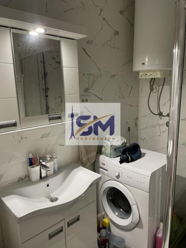 Stan na prodaju u Beogradu, Petlovo brdo, dvoiposoban, 49m2, cena 104000 evra