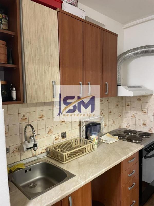 Stan na prodaju u Beogradu, Petlovo brdo, dvoiposoban, 49m2, cena 104000 evra