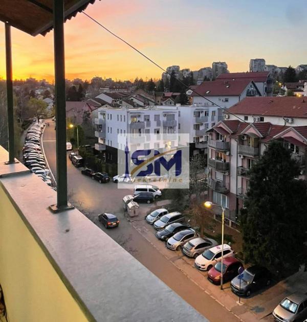 Stan na prodaju u Beogradu, Petlovo brdo, dvoiposoban, 49m2, cena 104000 evra