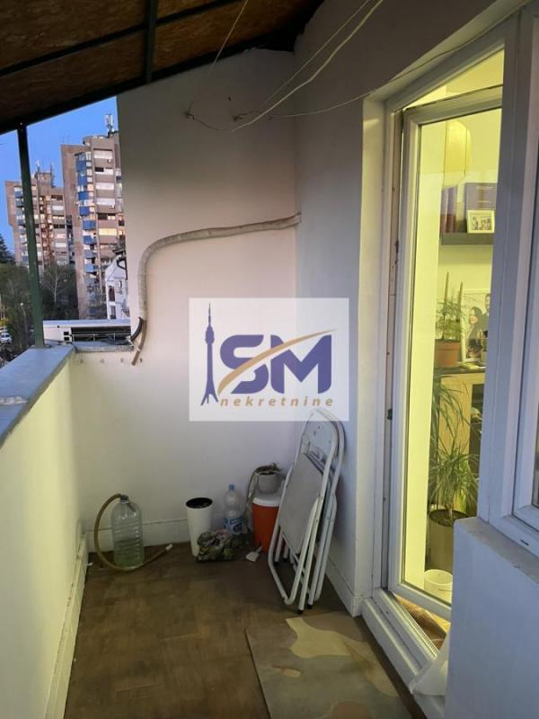 Stan na prodaju u Beogradu, Petlovo brdo, dvoiposoban, 49m2, cena 104000 evra