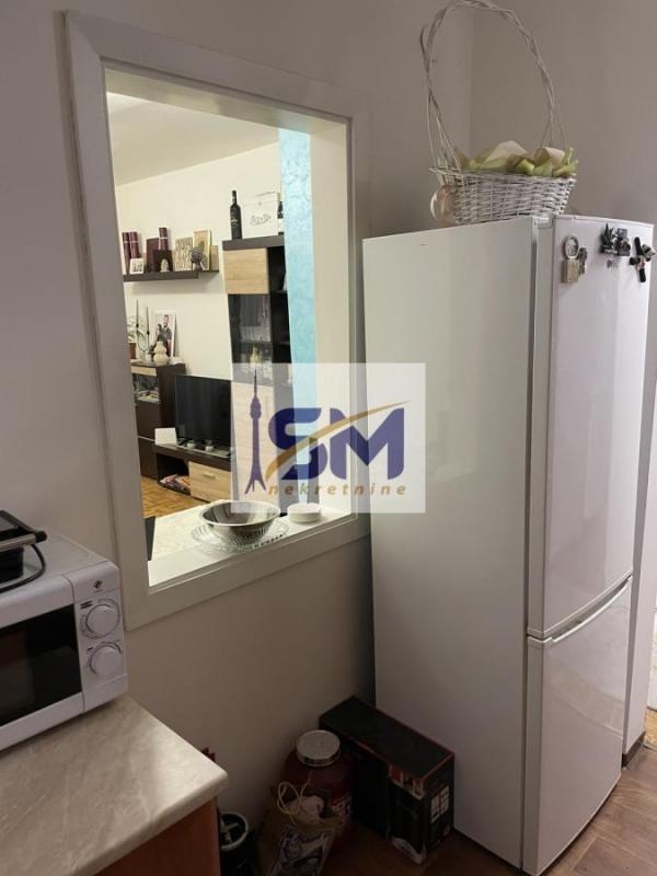 Stan na prodaju u Beogradu, Petlovo brdo, dvoiposoban, 49m2, cena 104000 evra