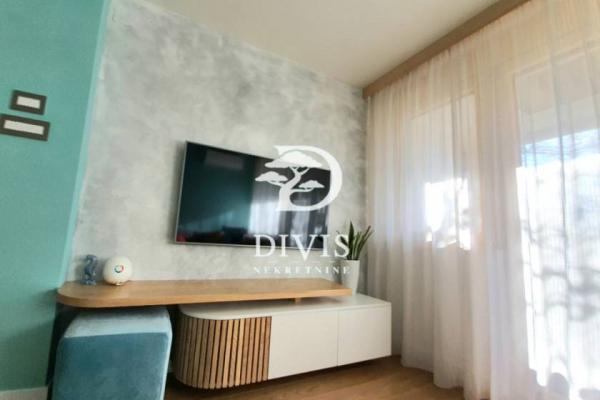 Stan na prodaju u Beogradu, Novi Beograd blok 38 (OŠ Ratko Mitrović), trosoban, 72m2, cena 295000 evra