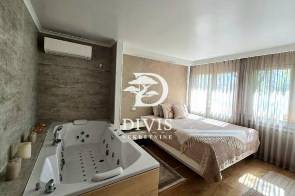 Stan na prodaju u Beogradu, Novi Beograd blok 38 (OŠ Ratko Mitrović), trosoban, 72m2, cena 295000 evra