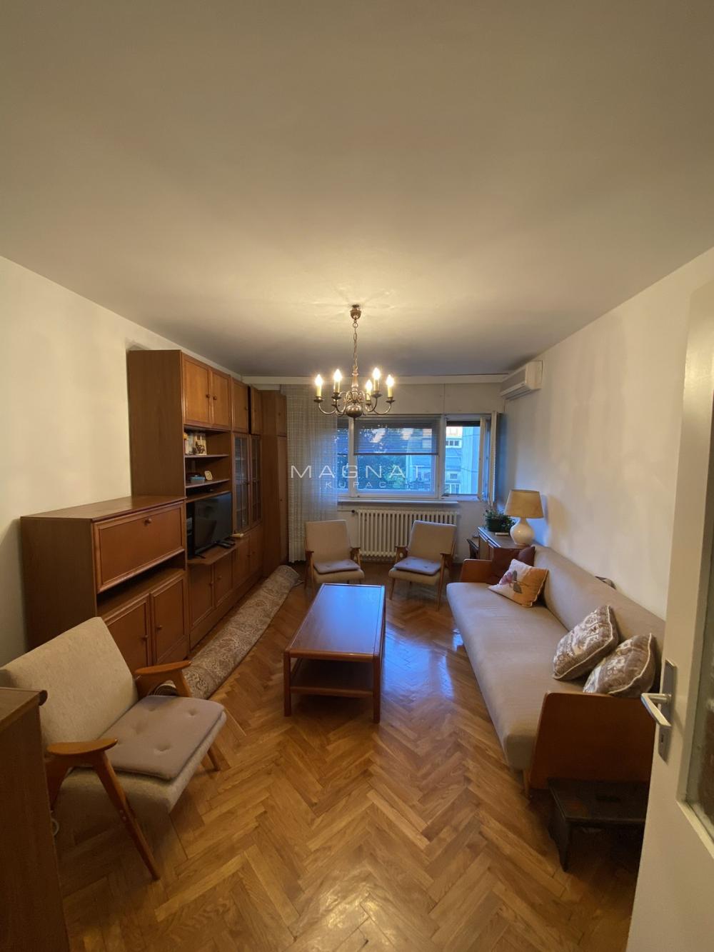 Stan na prodaju u Beogradu, Vračar, dvoiposoban, 68m2, cena 285000 evra