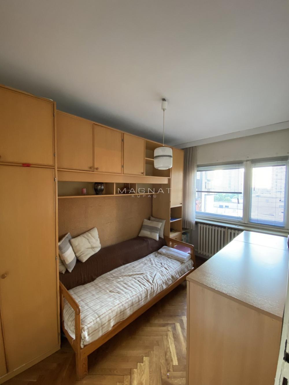 Stan na prodaju u Beogradu, Vračar, dvoiposoban, 68m2, cena 285000 evra