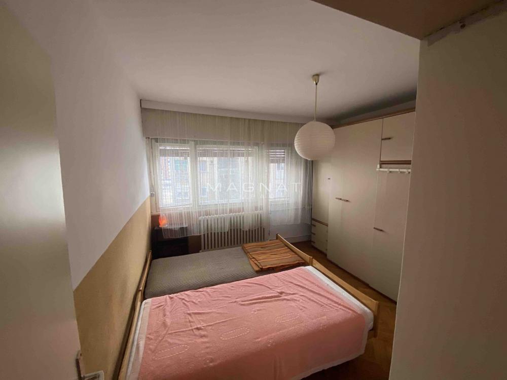 Stan na prodaju u Beogradu, Vračar, dvoiposoban, 68m2, cena 285000 evra