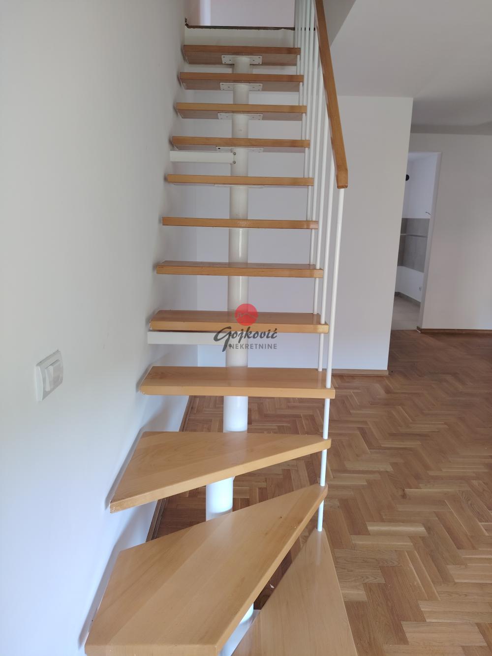 Stan na prodaju u Beogradu, Mirijevo, 100m2, cena 183000 evra