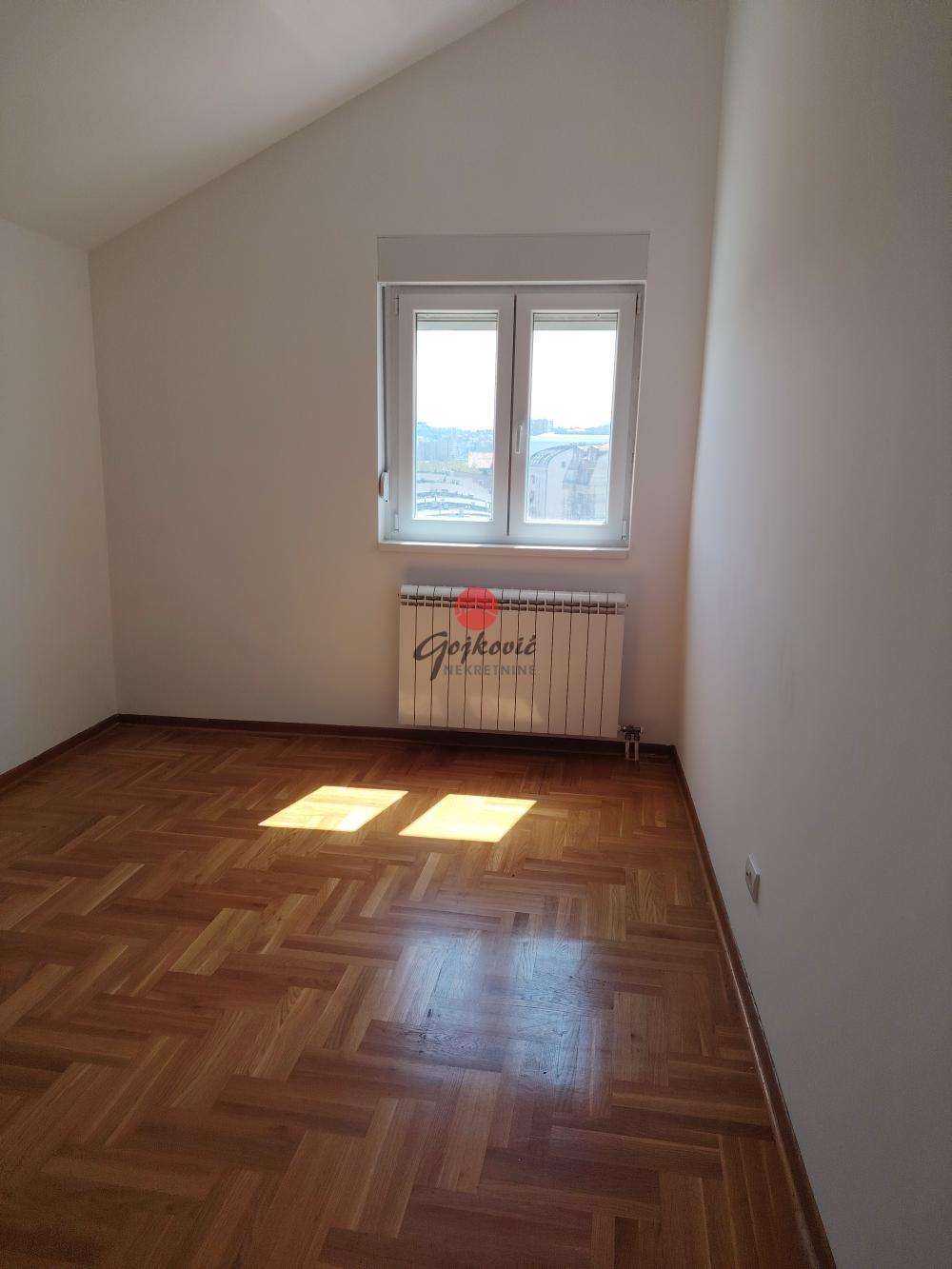 Stan na prodaju u Beogradu, Mirijevo, 100m2, cena 183000 evra