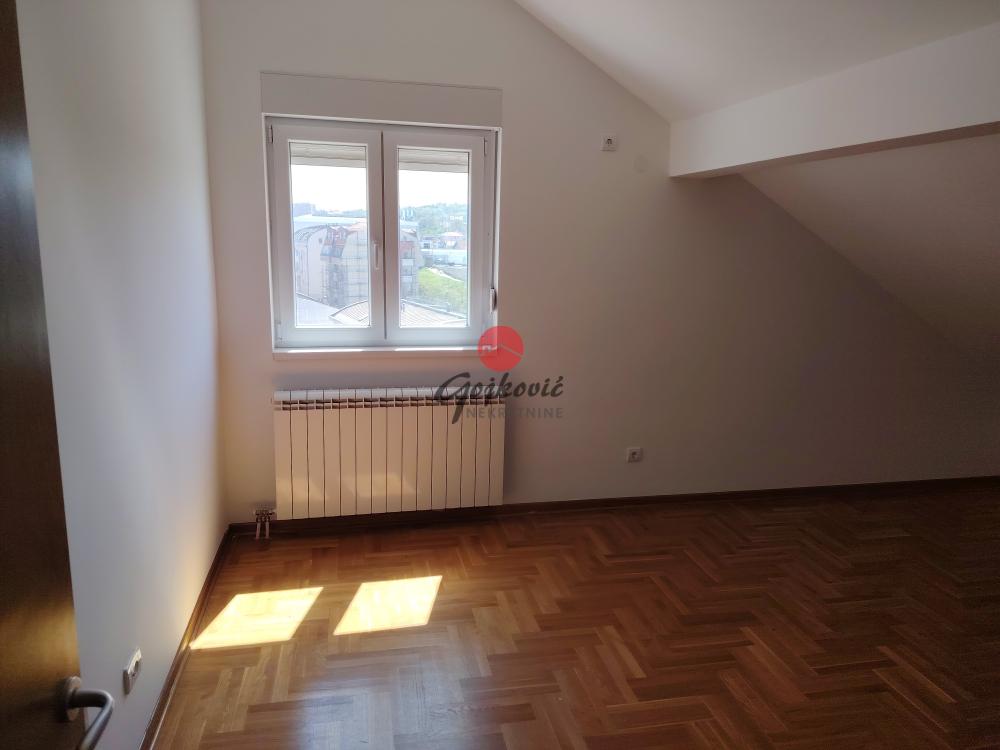 Stan na prodaju u Beogradu, Mirijevo, 100m2, cena 183000 evra