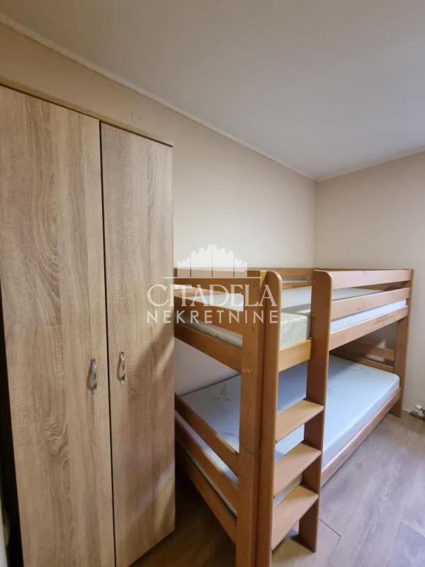 Stan na prodaju u Beogradu, Čukarica, trosoban, 73m2, cena 167500 evra