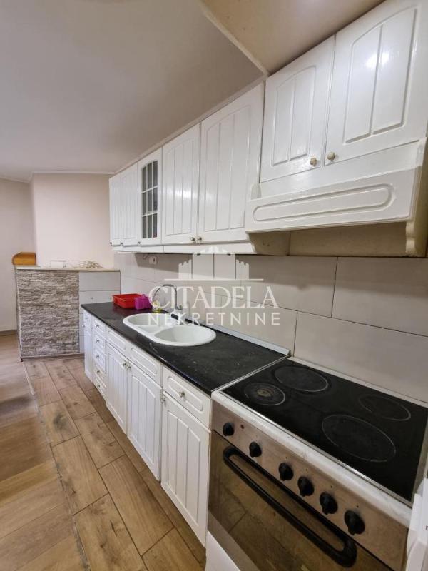 Stan na prodaju u Beogradu, Čukarica, trosoban, 73m2, cena 167500 evra