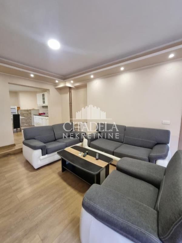 Stan na prodaju u Beogradu, Čukarica, trosoban, 73m2, cena 167500 evra