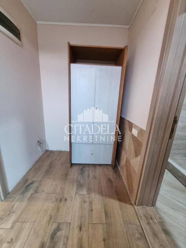 Stan na prodaju u Beogradu, Čukarica, trosoban, 73m2, cena 167500 evra