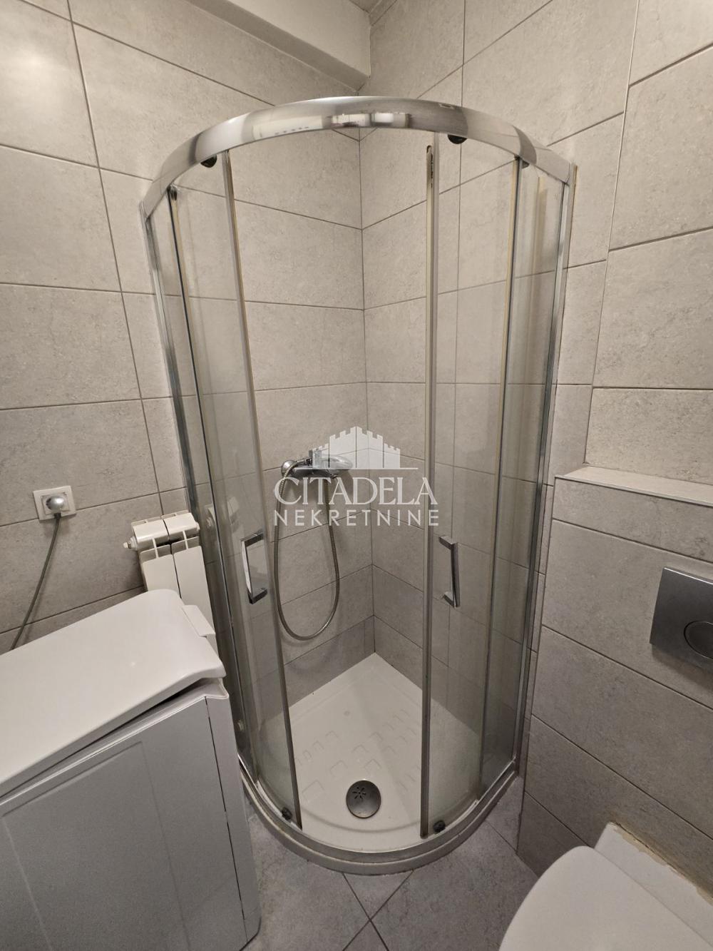 Stan na prodaju u Beogradu, Crveni Krst, jednoiposoban, 29m2, cena 135000 evra