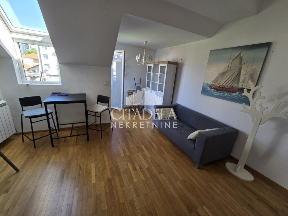 Stan na prodaju u Beogradu, Crveni Krst, jednoiposoban, 29m2, cena 135000 evra