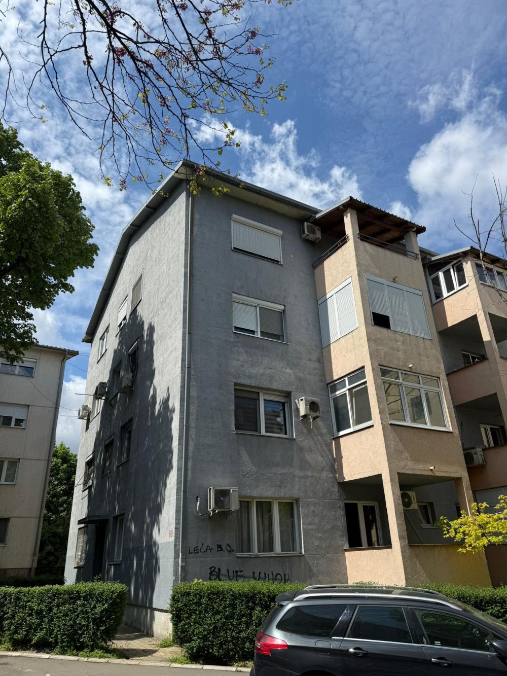 Stan na prodaju u Beogradu, Karaburma, dvosoban, 49m2, cena 149000 evra