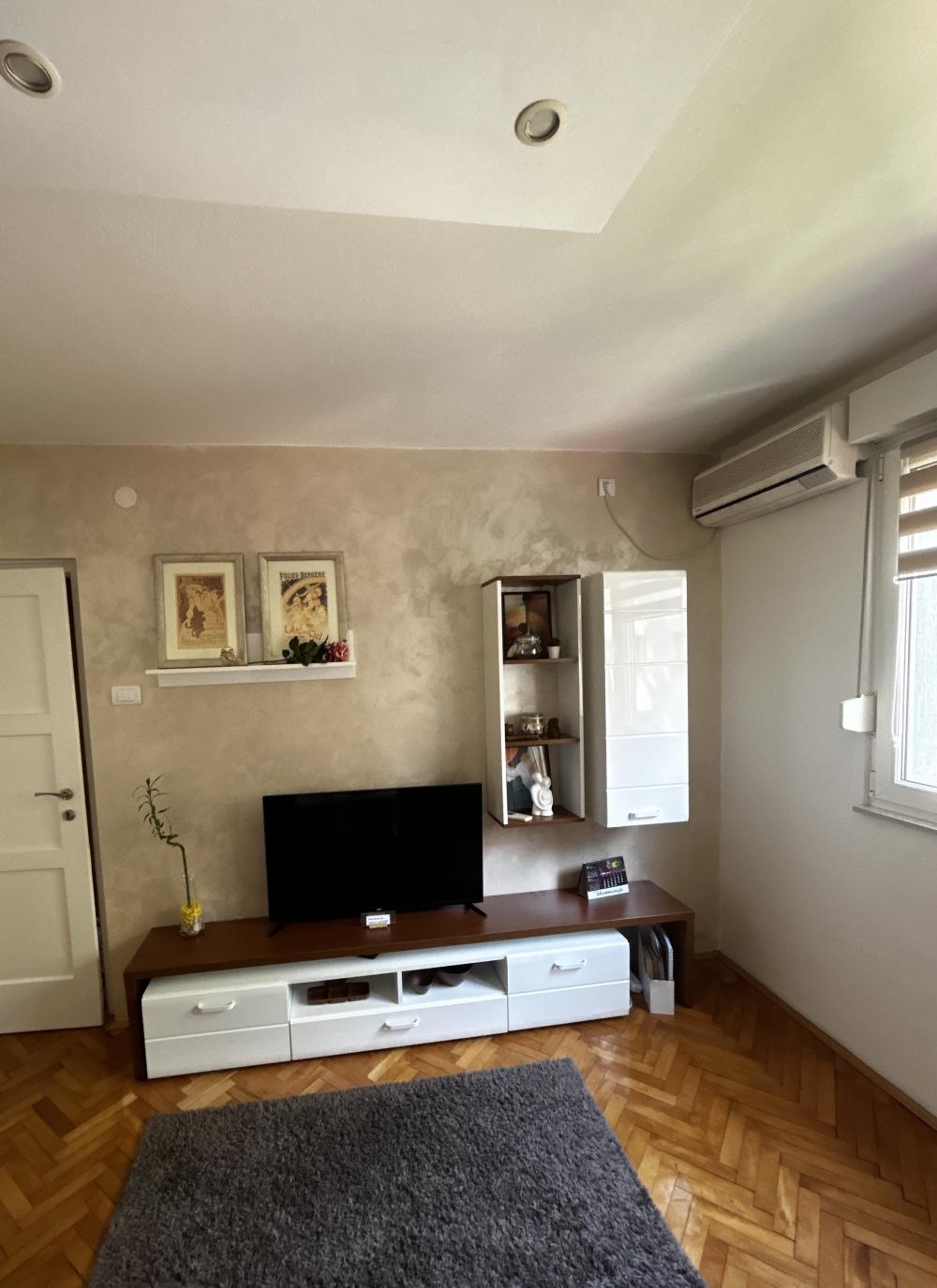 Stan na prodaju u Beogradu, Karaburma, dvosoban, 49m2, cena 149000 evra