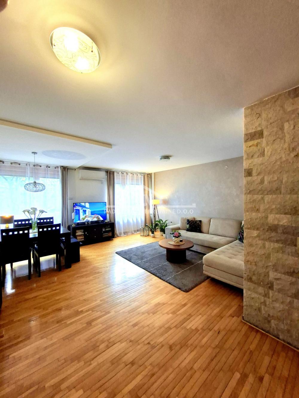 Stan na prodaju u Beogradu, Banjica, trosoban, 77m2, cena 235000 evra