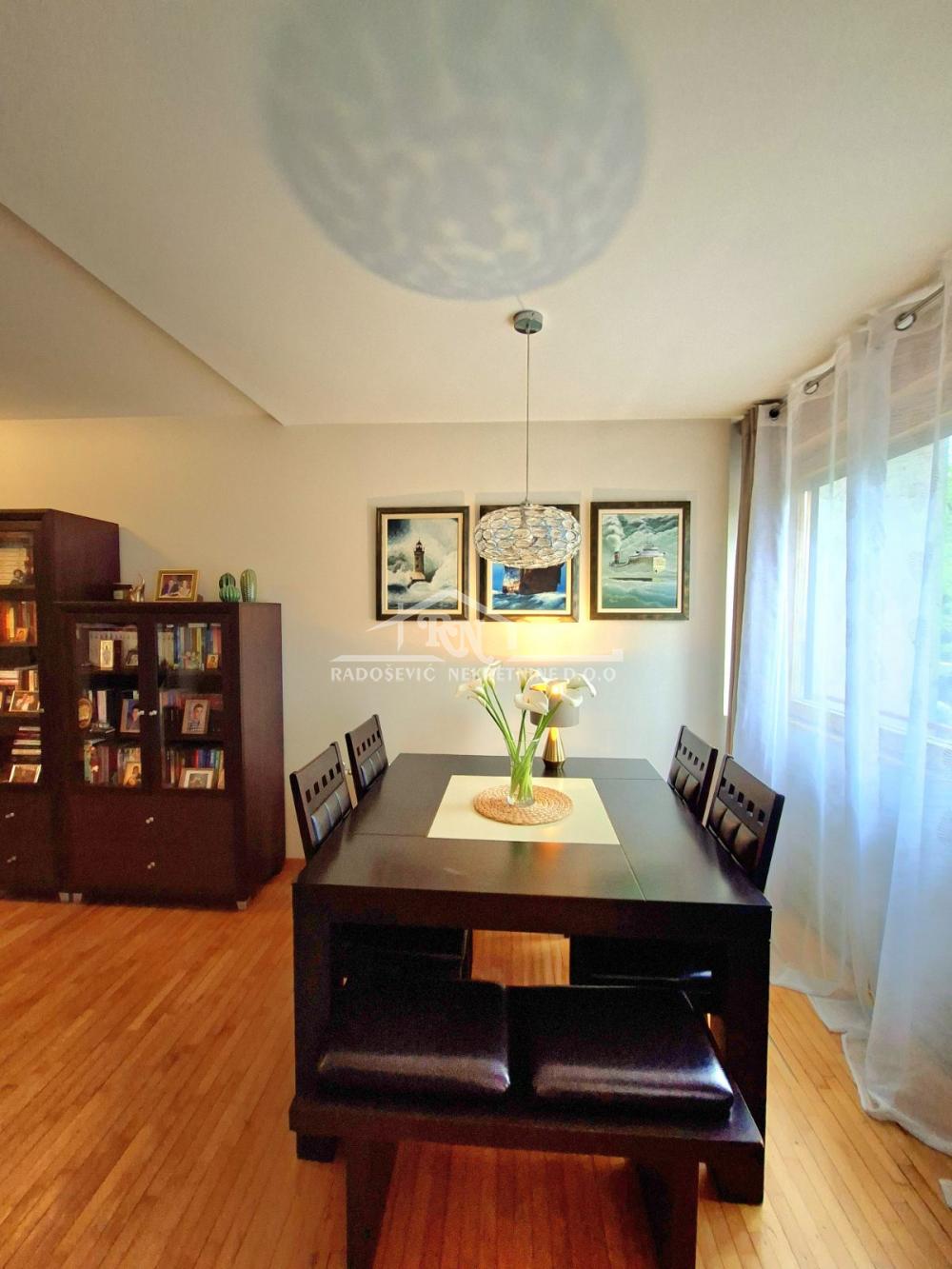 Stan na prodaju u Beogradu, Banjica, trosoban, 77m2, cena 235000 evra