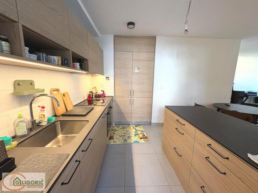 Stan na prodaju u Beogradu, Gundulićev venac, trosoban, 86m2, cena 380000 evra