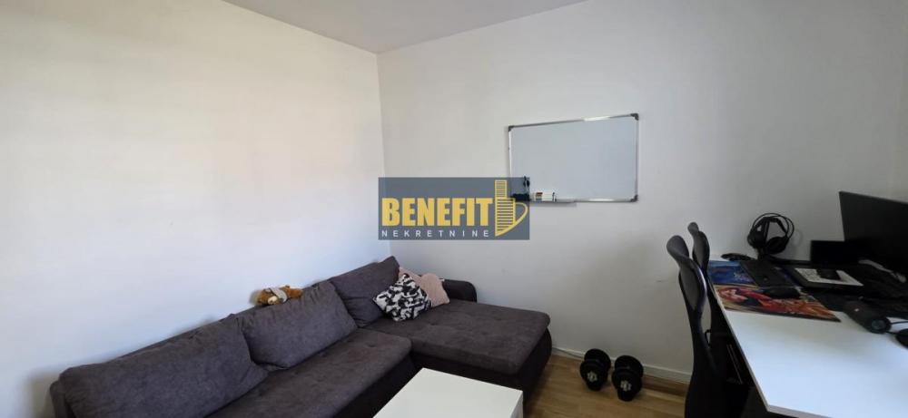 Stan na prodaju u Beogradu, Mirijevo, trosoban, 69m2, cena 208000 evra