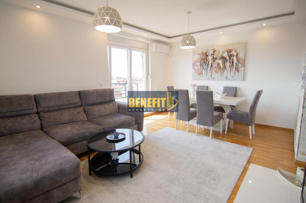 Stan na prodaju u Beogradu, Ledine, trosoban, 60m2, cena 159000 evra