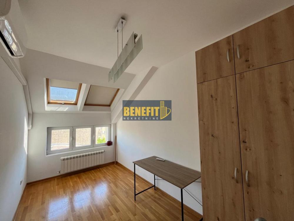 Stan na prodaju u Beogradu, Beograd (centar), trosoban, 58m2, cena 285000 evra