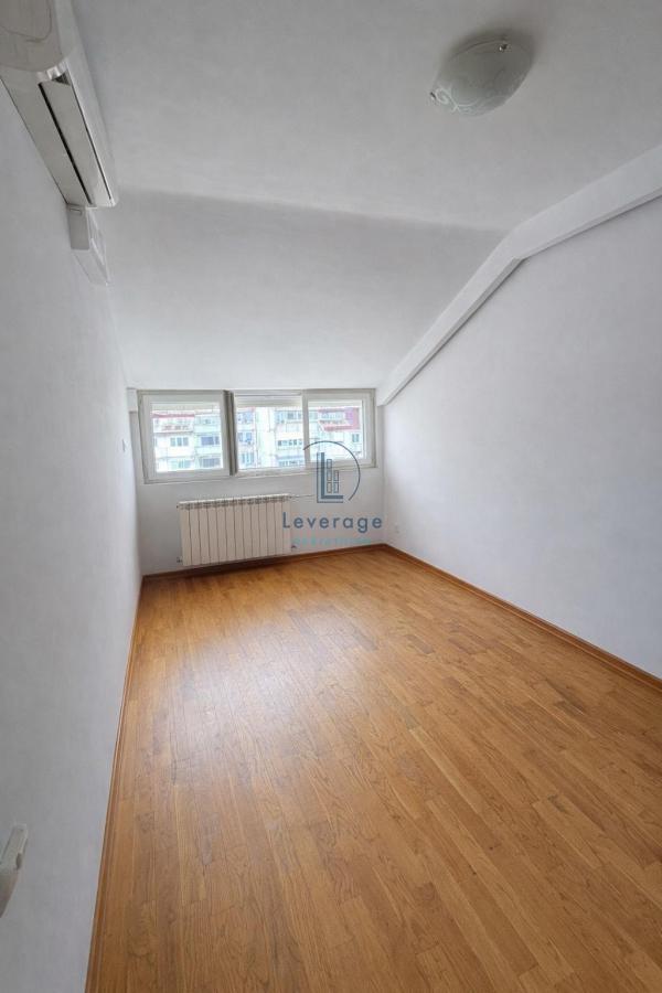 Stan na prodaju u Beogradu, Novi Beograd blok 71, troiposoban, 103m2, cena 338000 evra