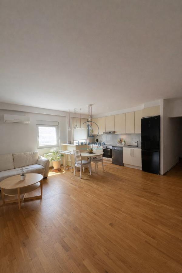 Stan na prodaju u Beogradu, Novi Beograd blok 71, troiposoban, 103m2, cena 338000 evra