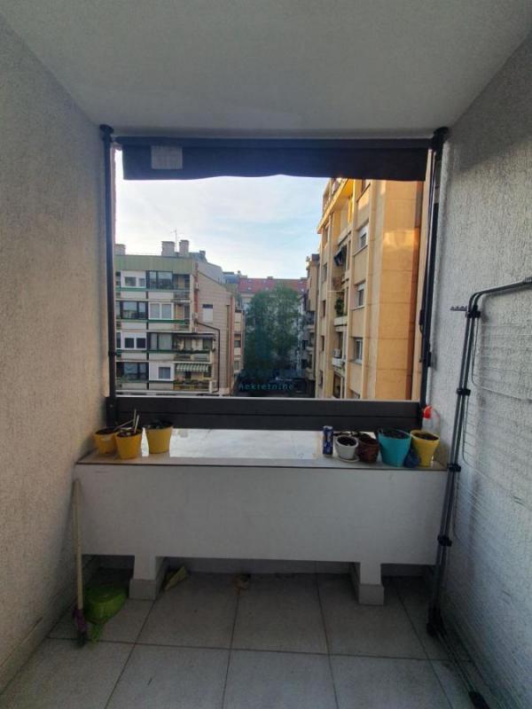 Stan na prodaju u Beogradu, Krunski venac, troiposoban, 76m2, cena 360000 evra